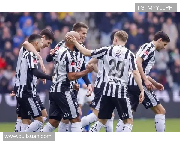 埃青年与瓦尔韦的激烈对决揭示了足球战术与团队合作的重要性